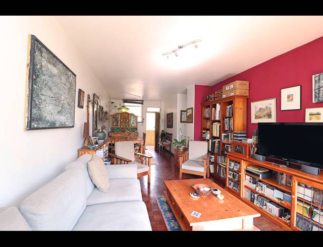1 BEDROOM APARTMENT FOR SALE IN HOUGHTON ESTATE